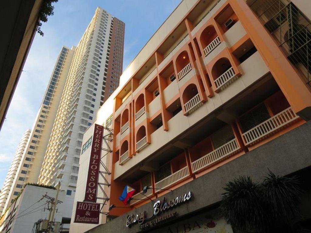 Cherry Blossoms Hotel Manila Exterior photo