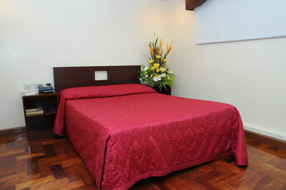 Cherry Blossoms Hotel Manila Exterior photo