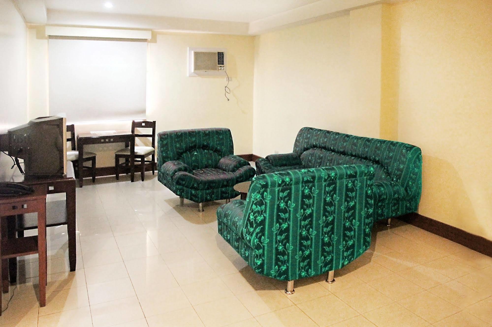 Cherry Blossoms Hotel Manila Exterior photo