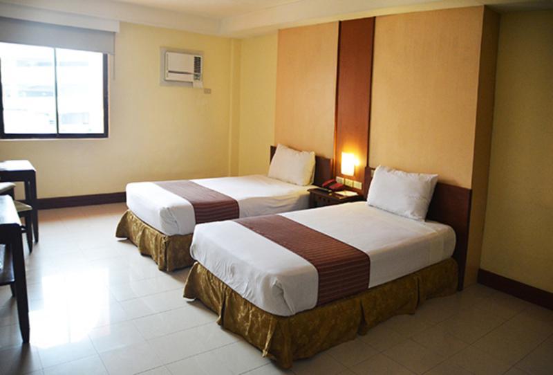 Cherry Blossoms Hotel Manila Exterior photo