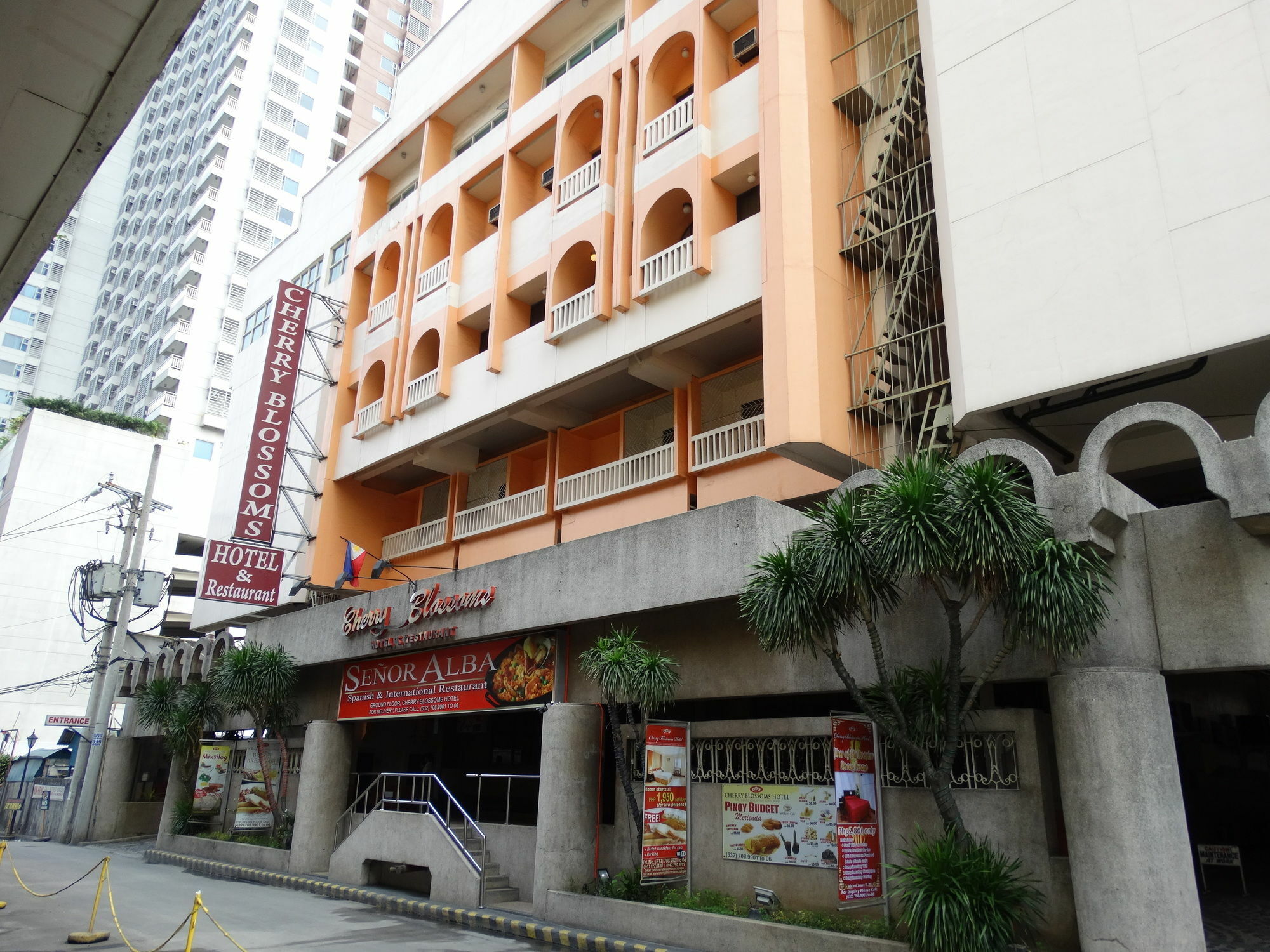 Cherry Blossoms Hotel Manila Exterior photo